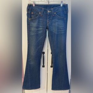 Gently used Women’s True Religion Low Rise Bootcut Jean in size 27